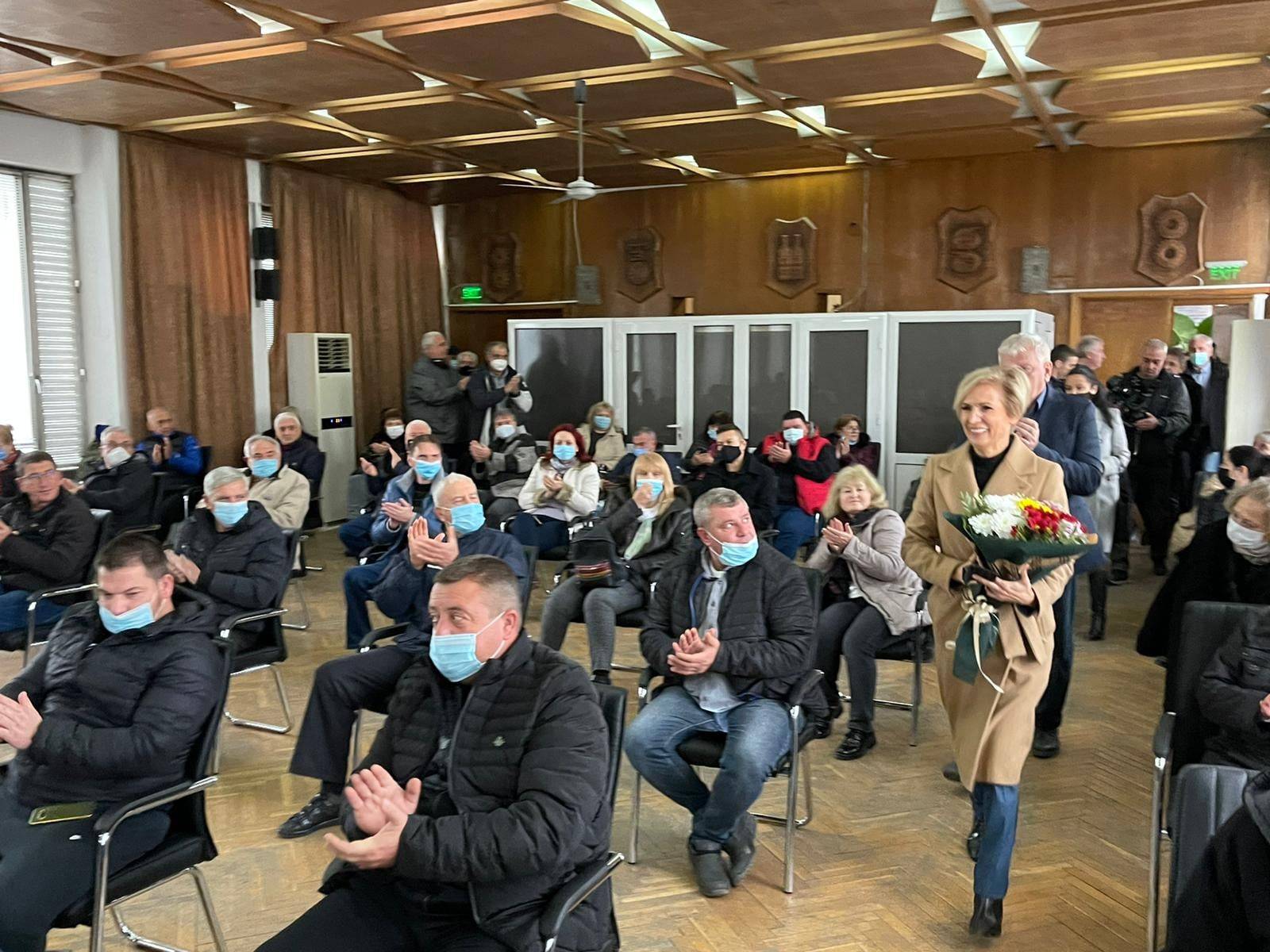 Невяна Митева на среща с избиратели във Видин